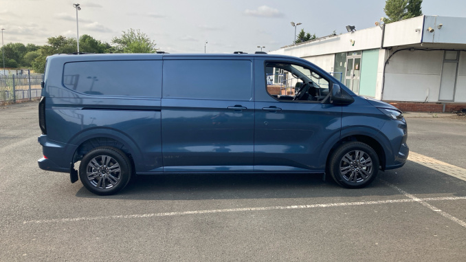 Ford Transit Custom 320 L2 Diesel Fwd 2.0 EcoBlue 150ps H1 Van Limited - Image 9